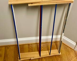 WOODEN DRYING RACK/STAND