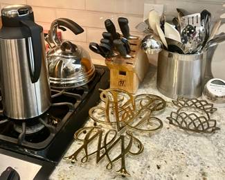 MISCELLANEOUSE KITCHEN WARES