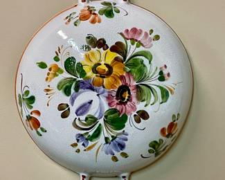 DECORATIVE POTTERY BOWL