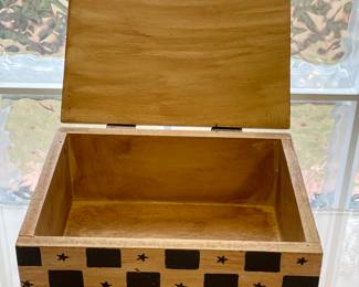 PRIMITIVE DESIGN BOX