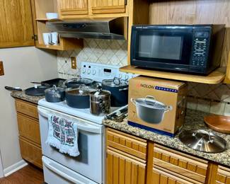 Green pan pots and pans, iron clad pots and pans, caphalon pots and pans

