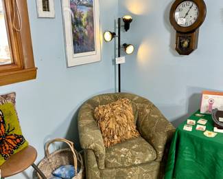 Regulator wall clock, oversized arm chair