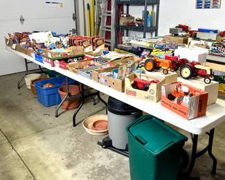 Collectable cars - road champs, hot wheels, etc

