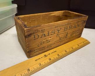 Diasy Brand Wood Box $6.00