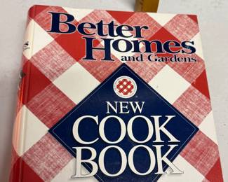 Better Homes and Gardens New Cook Book $4.00