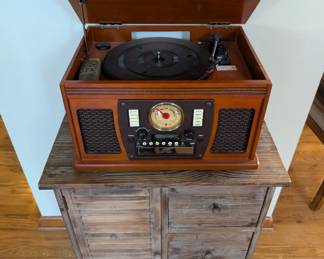 Victrola record player