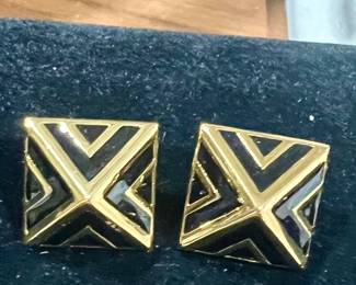 Vince Camuto earrings 