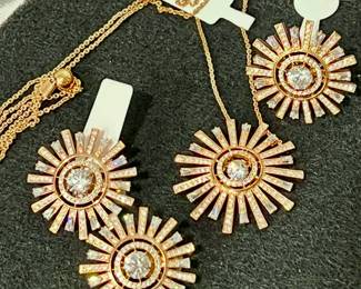 Swarovski - Sunshine necklace, earrings and ring 