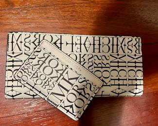 Michael Kors wallet w/credit card holder