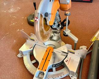 New Ridgid 15AMP 12I sliding compound miter saw