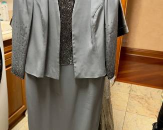 Gigi's Closette'  2pc Dress set 