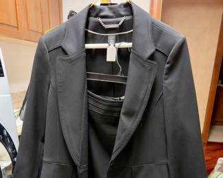 White House Black Market - 2 pc skirt set - size M 