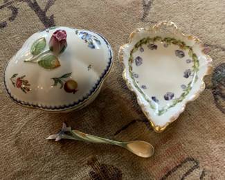 Delicate tea accouterments