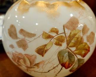 Rose bowl hand painted w ruffled gilt edge