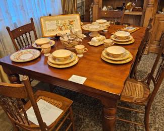 Table and Vietri Affresco place settings