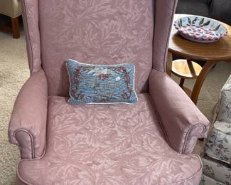 there are 2 of these chairs