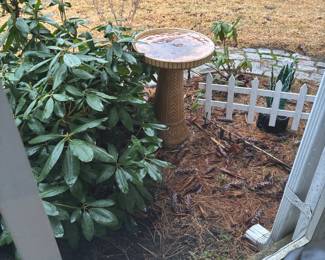 2-piece garden bird bath