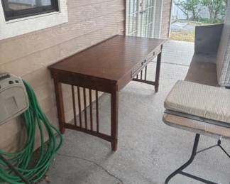 Modern computer desk/table