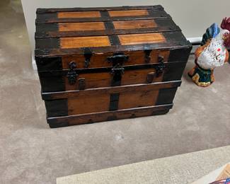 Antique trunk, in great condition. It was used as an end table.