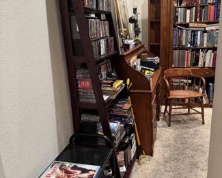 Downstairs Office
Books , electronics, records, Asian tiger painting, lamps, cds, fans, silver
