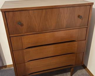 Gorgeous Hamony House MCM chest of drawers