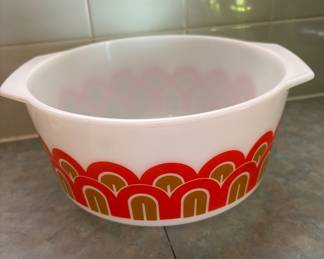 3 qt vintage Pyrex fish scales