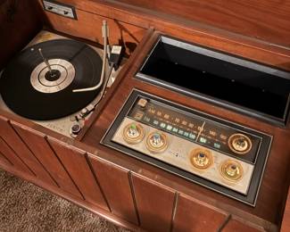 Radio works, not sure about record player