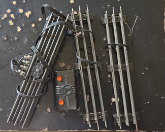 Lionel O Gauge Remote Control Uncoupling Track Section and 3 Straight Track Sections