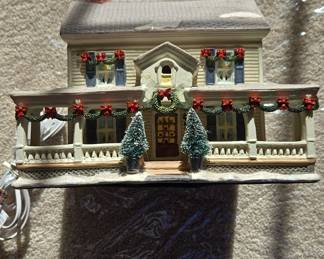Department 56 "The Christmas Carol" Scrooge's Counting House Ceramic Village Building
