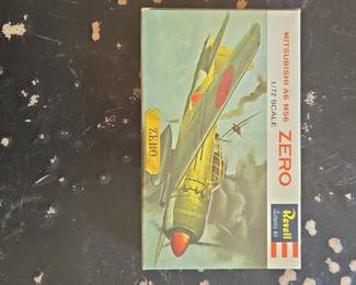Revell Mitsubishi A6M5 Zero 1/72 Scale Authentic Kit