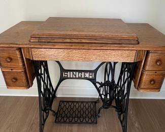 Antique Singer Treadle Sewing Machine Cabinet
