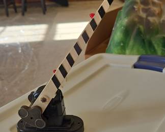 Lionel No. 252 Automatic Crossing Gate