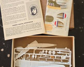 Renwal Major Andrew McKeever's Bristol F.2.B. Model Kit
