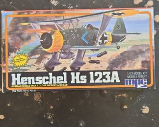 MPC 1/72 Scale Henschel Hs 123A German World War II Close Support Aircraft Model Kit