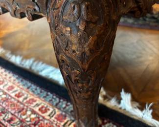 Bergere Leg detail