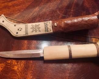 Artist made Finnish Sami knife made from reindeer antlers 