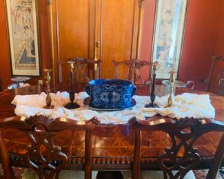 Henredon dining table--comes with six chairs (2 arm chairs) table pads and extra leaf