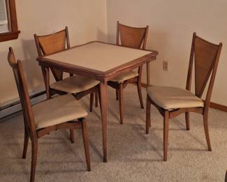 Stakmore folding table and chairs - MIL house