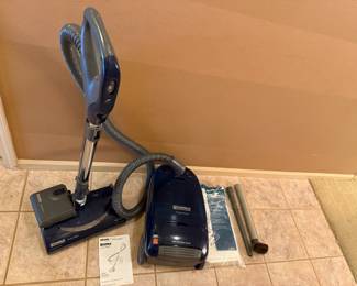 Kenmore canister vacuum w/attachments
