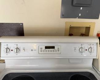 GE Profile cooktop/oven.
