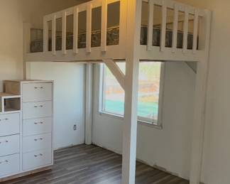 Full size loft bed