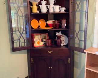 Clore corner cabinet