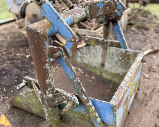 Ford 706 slip scoop bucket - 2 foot