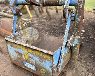 Ford 706 slip scoop bucket - 2 foot