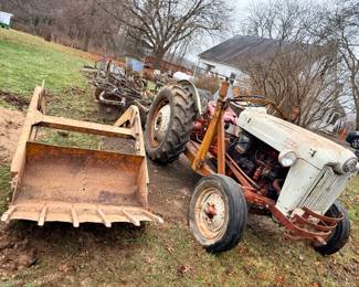 1953 ford tractor Golden Jubilee w/ 40” bucket