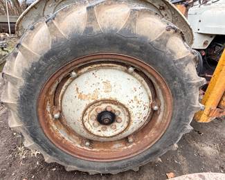 1953 ford tractor Golden Jubilee w/ 40” bucket