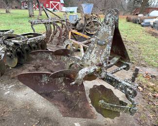 Dearborn 2 bottom moldboard plow