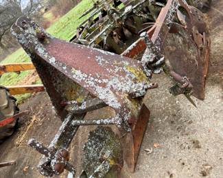 Dearborn 2 bottom moldboard plow