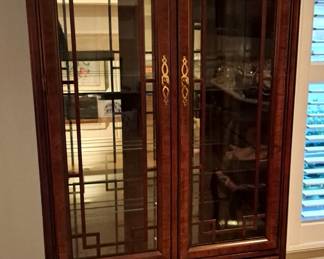 DREXEL CURIO CABINET