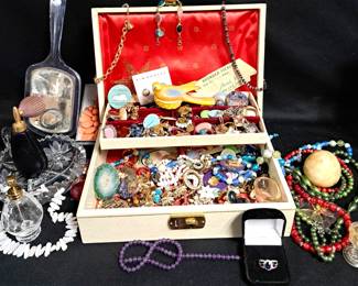 JEWELRY LOT ALL AS IS YOU SORT & UNTANGLE